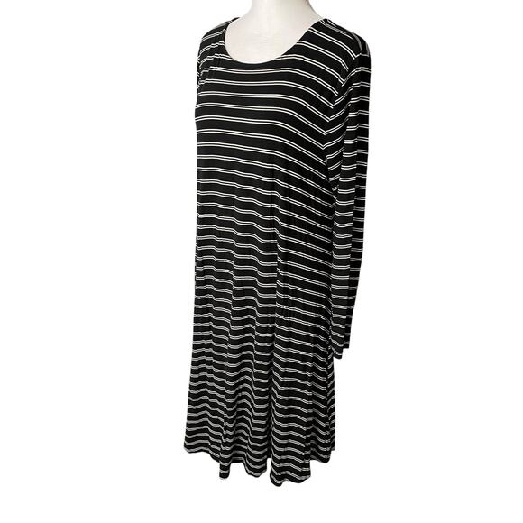 Old Navy Large Swing Dress Knit Long Sleeve Black Striped Rayon Stretch - Picture 5 of 7